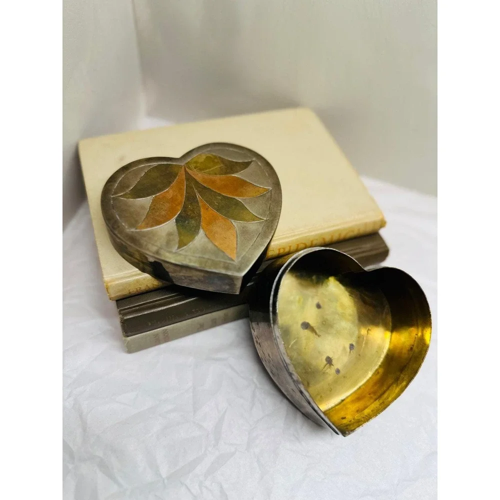 Vintage Mixed Metal Heart Trinket Box Brass Copper Inlay Leaf Jewelry Keepsake
